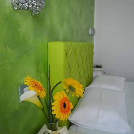 Tally Bed & Breakfast Salve